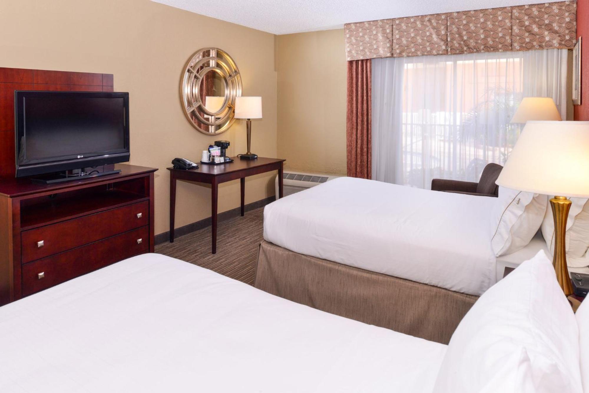 Holiday Inn Express Hotel Clearwater East - Icot Center By Ihg Пинеллас-Парк Экстерьер фото
