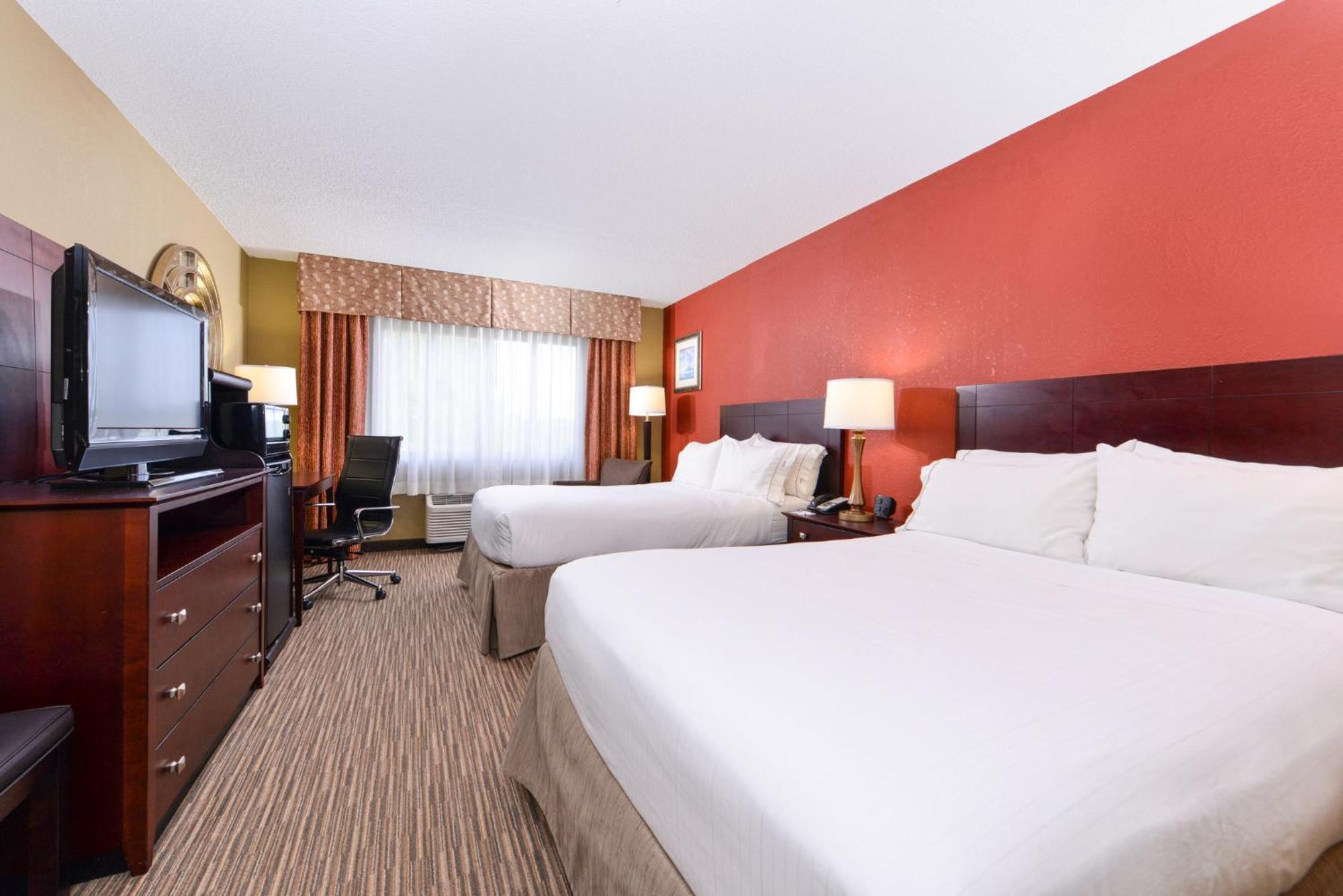 Holiday Inn Express Hotel Clearwater East - Icot Center By Ihg Пинеллас-Парк Экстерьер фото