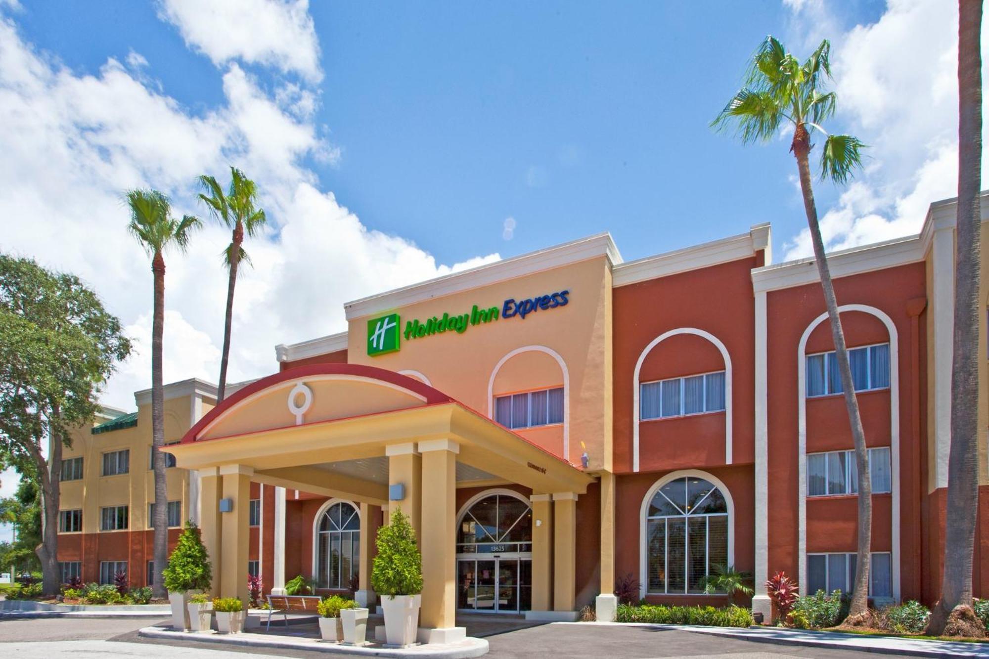 Holiday Inn Express Hotel Clearwater East - Icot Center By Ihg Пинеллас-Парк Экстерьер фото