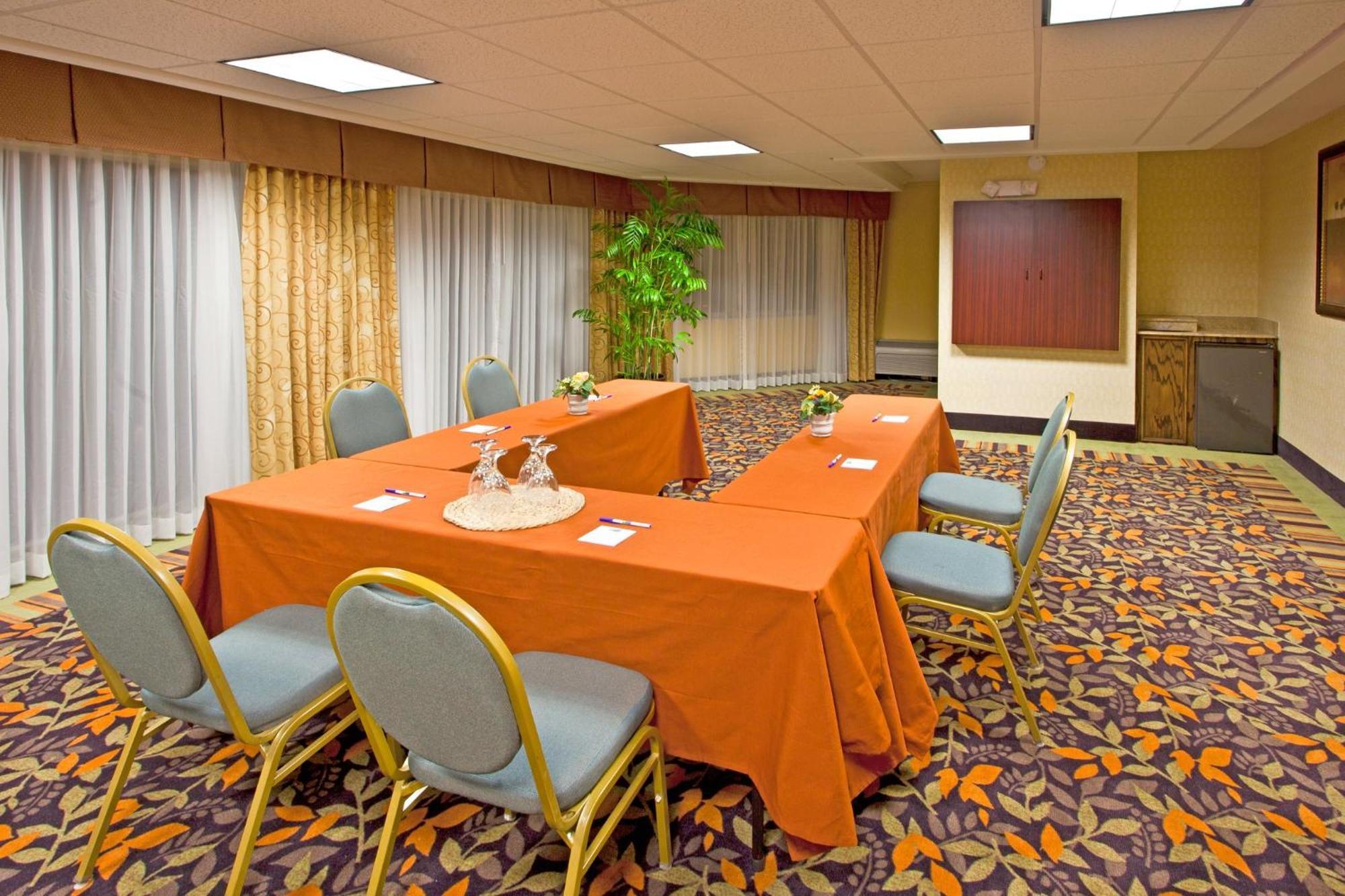 Holiday Inn Express Hotel Clearwater East - Icot Center By Ihg Пинеллас-Парк Экстерьер фото