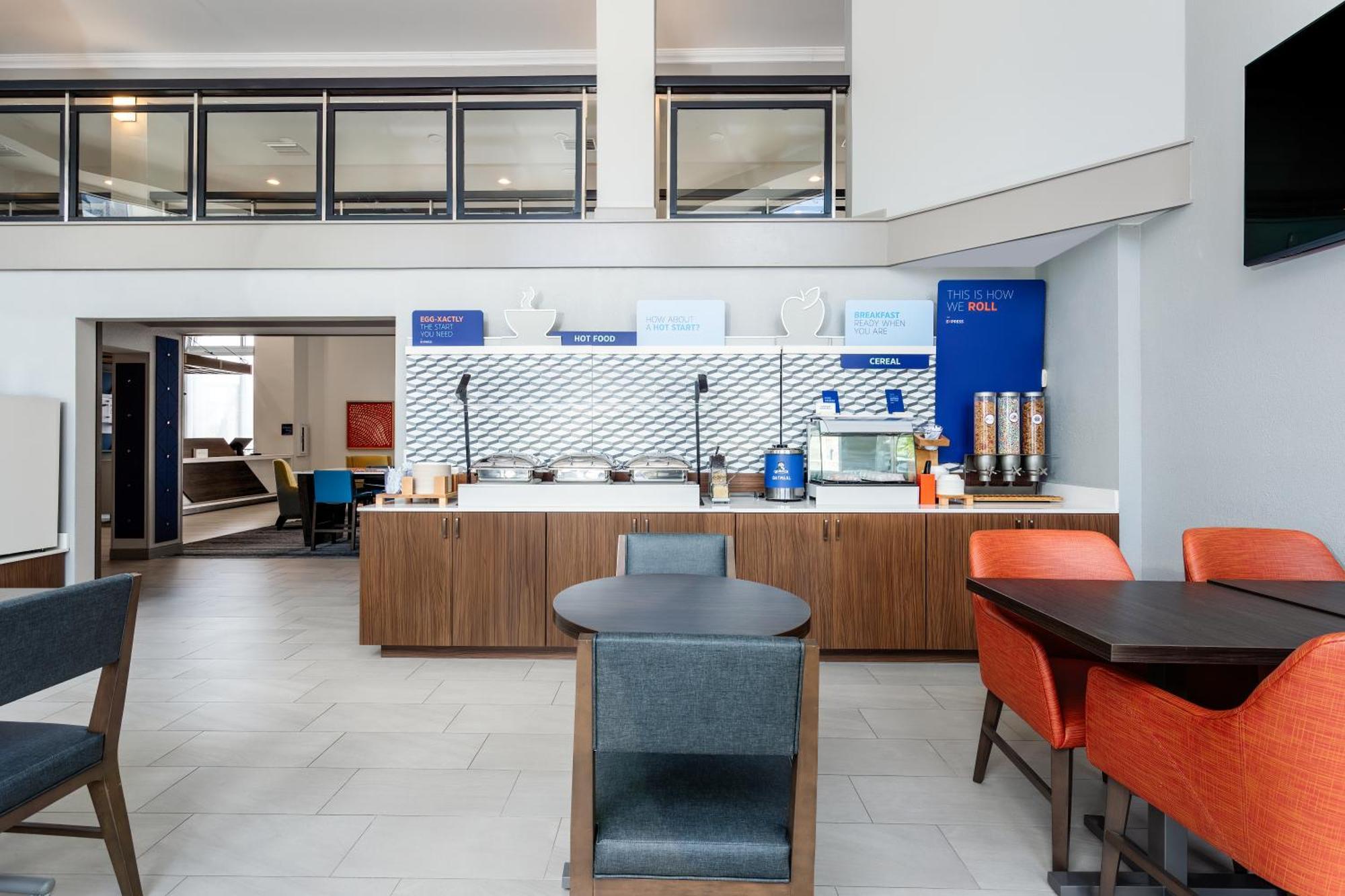 Holiday Inn Express Hotel Clearwater East - Icot Center By Ihg Пинеллас-Парк Экстерьер фото