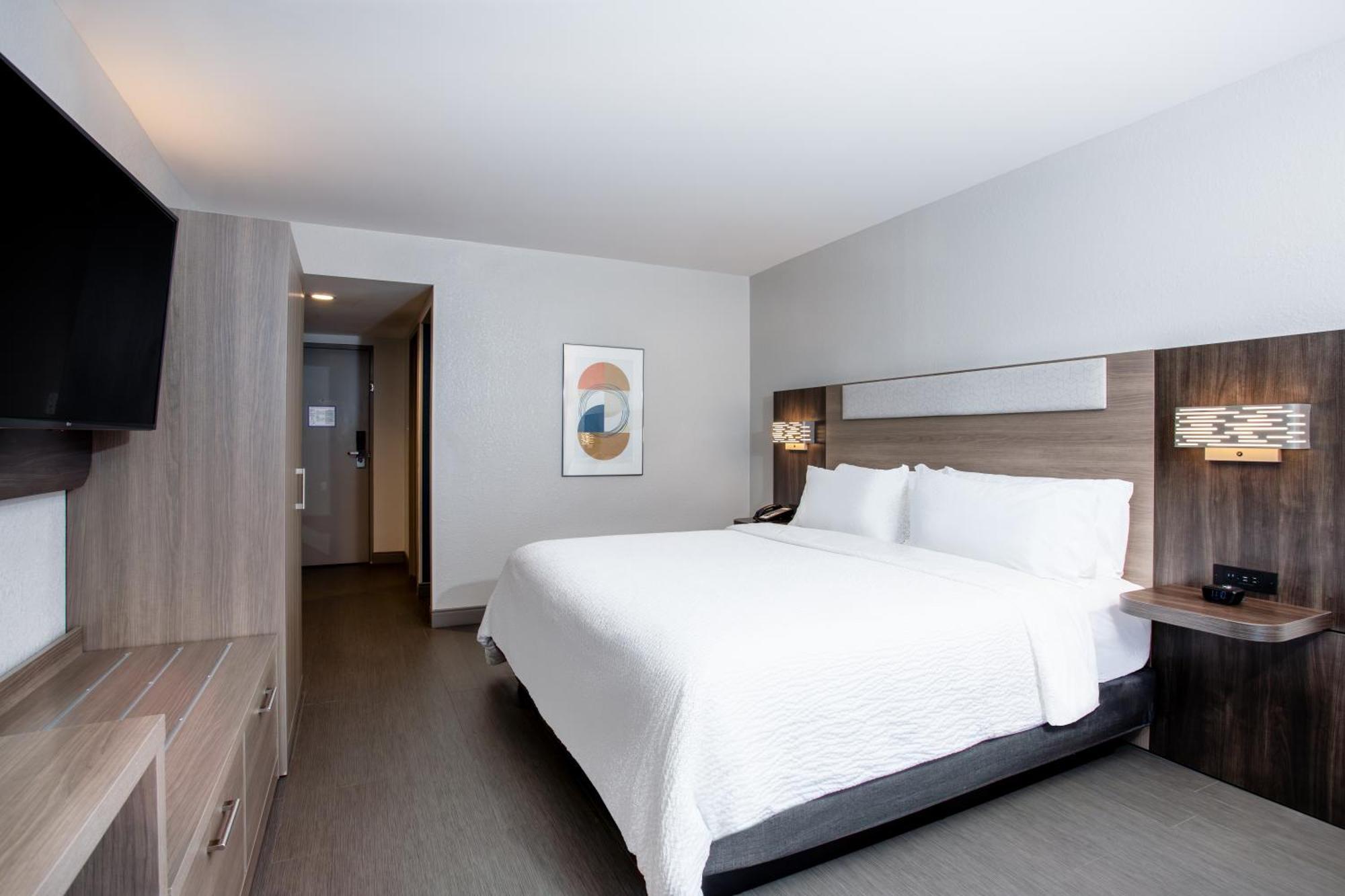 Holiday Inn Express Hotel Clearwater East - Icot Center By Ihg Пинеллас-Парк Экстерьер фото