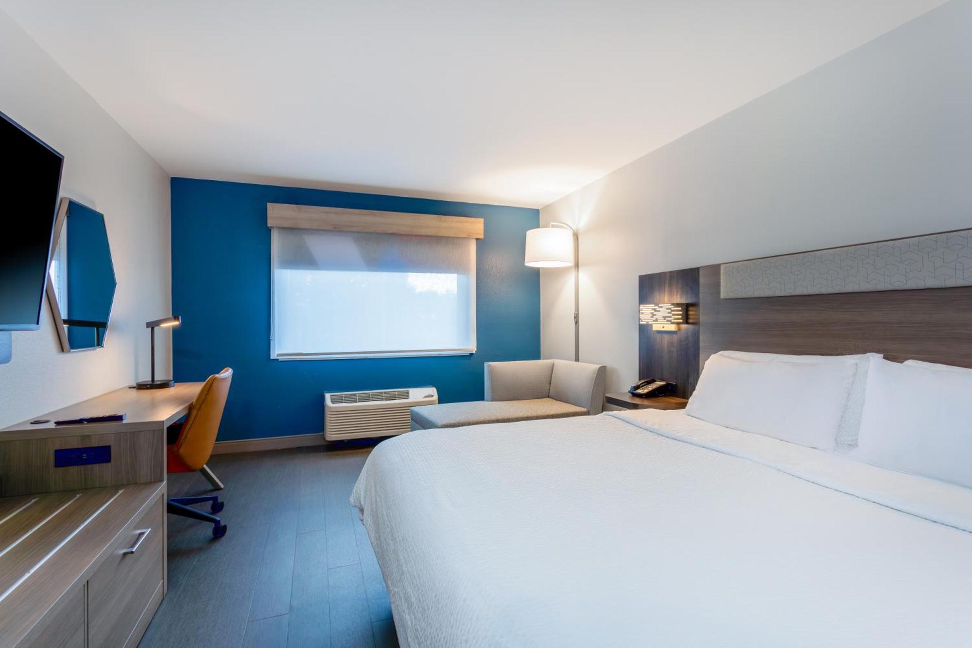 Holiday Inn Express Hotel Clearwater East - Icot Center By Ihg Пинеллас-Парк Экстерьер фото