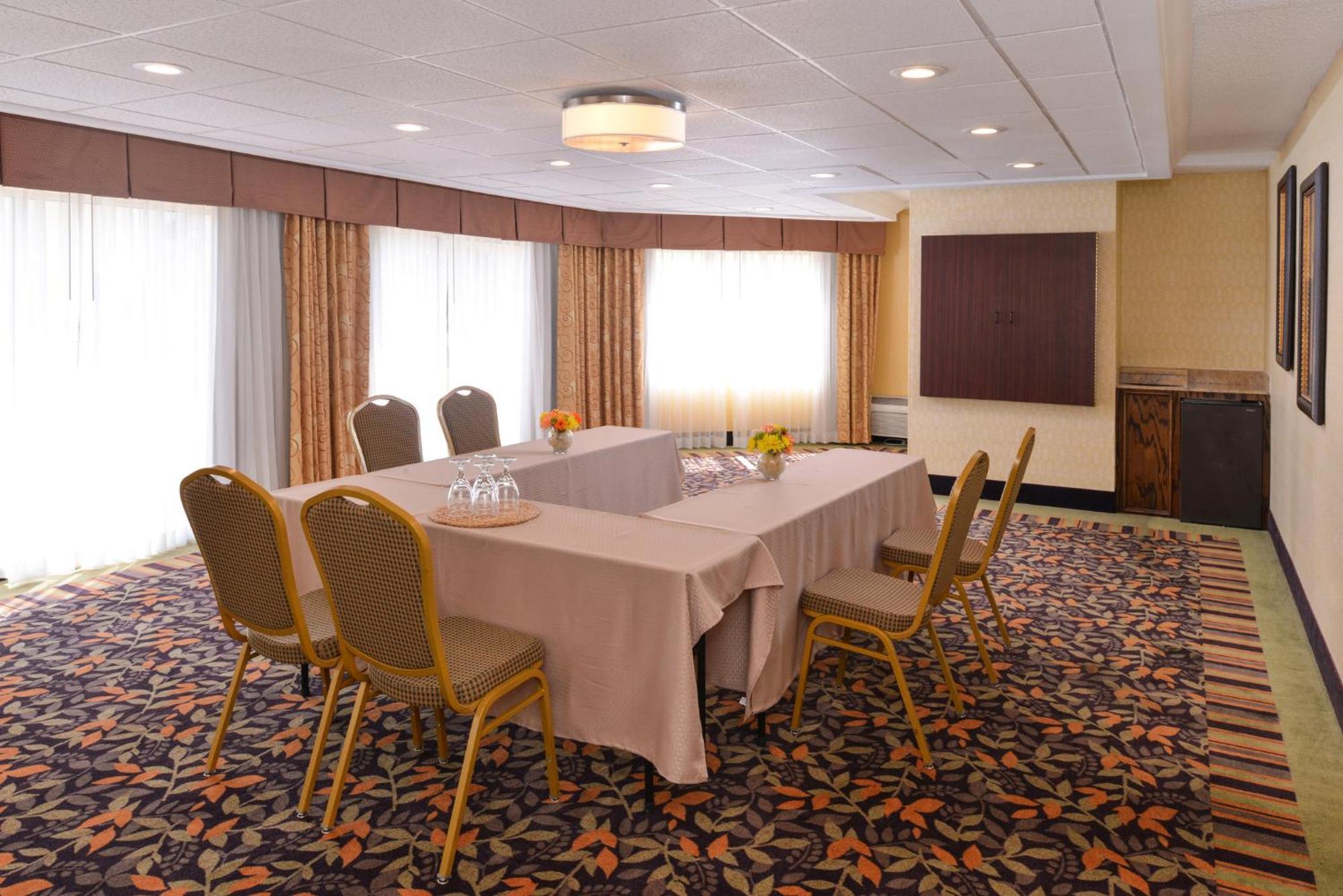 Holiday Inn Express Hotel Clearwater East - Icot Center By Ihg Пинеллас-Парк Экстерьер фото