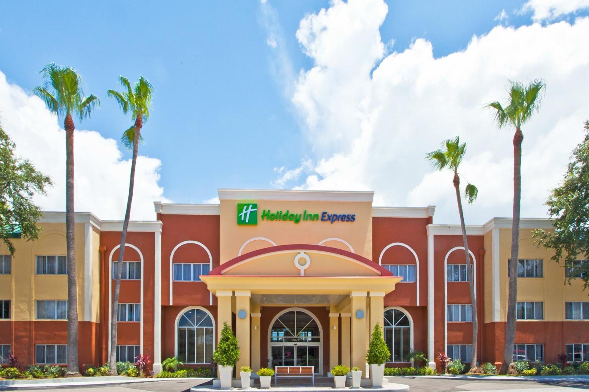 Holiday Inn Express Hotel Clearwater East - Icot Center By Ihg Пинеллас-Парк Экстерьер фото
