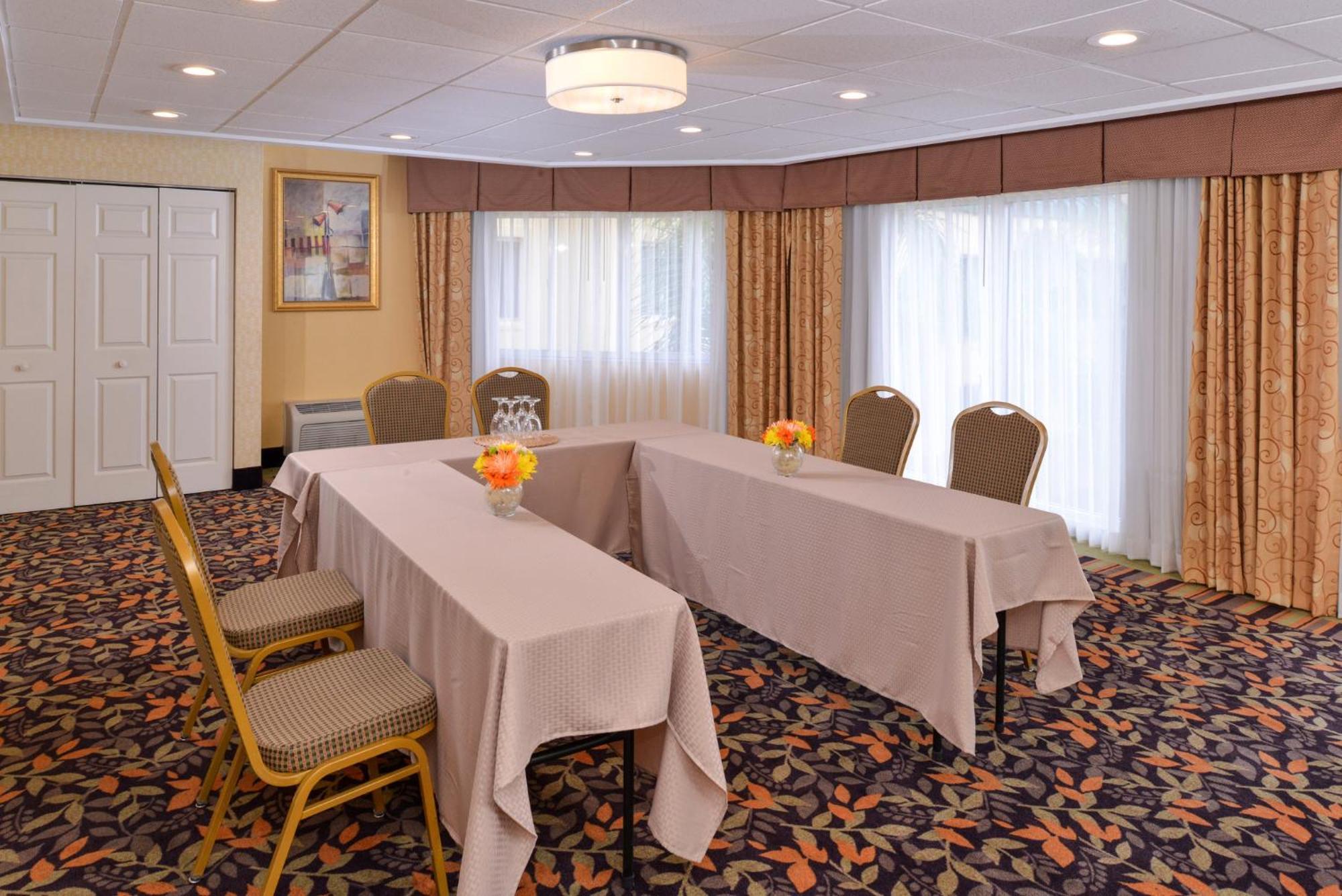 Holiday Inn Express Hotel Clearwater East - Icot Center By Ihg Пинеллас-Парк Экстерьер фото