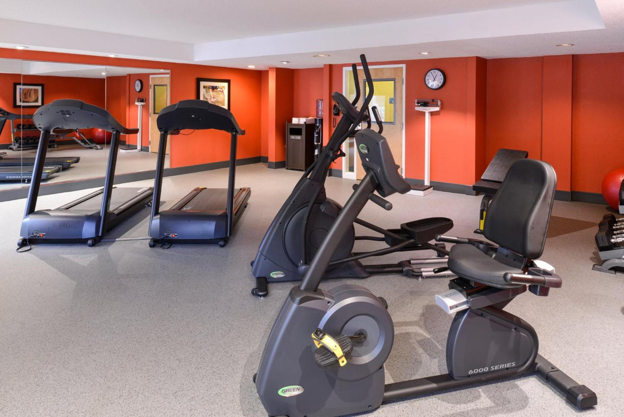 Holiday Inn Express Hotel Clearwater East - Icot Center By Ihg Пинеллас-Парк Экстерьер фото