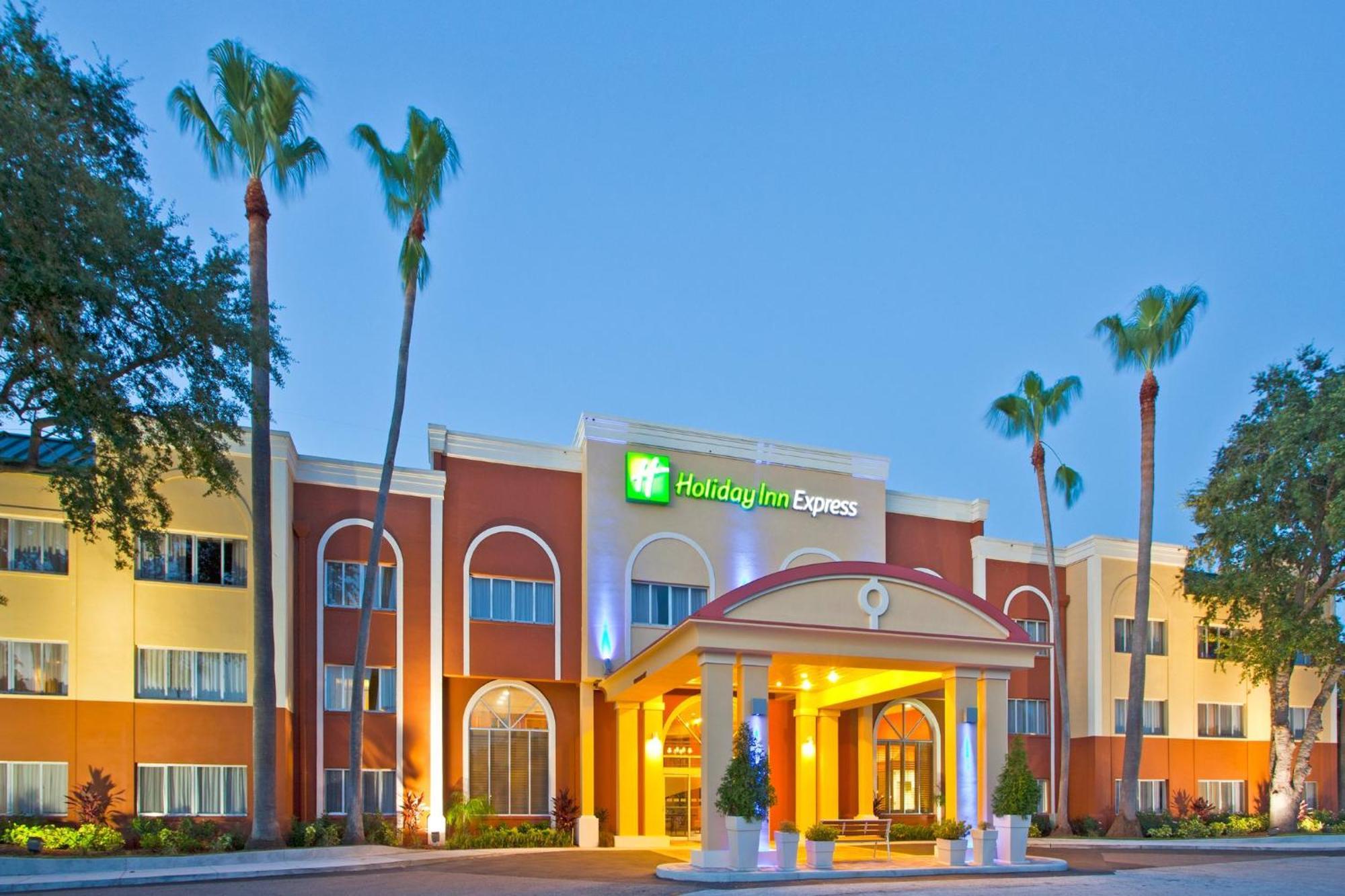 Holiday Inn Express Hotel Clearwater East - Icot Center By Ihg Пинеллас-Парк Экстерьер фото